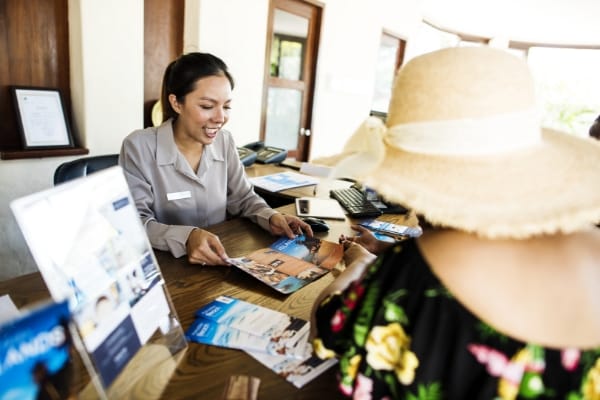 como escalar tu oferta turistica sin crear producto propio